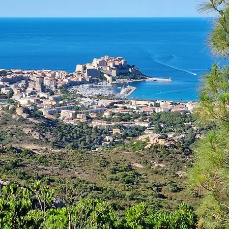 Appartement Magnifique T4 Climatise, Dans A *